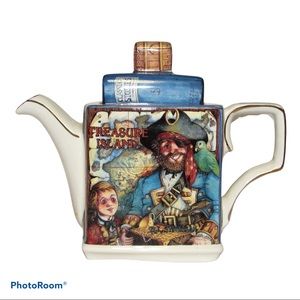 Vintage TREASURE ISLAND James Sadler Teapot